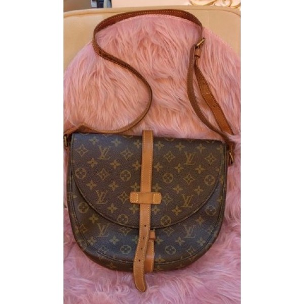 Louis Vuitton Chantilly Body Bag 