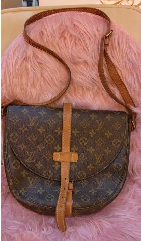 Louis Vuitton Chantilly Body Bag 